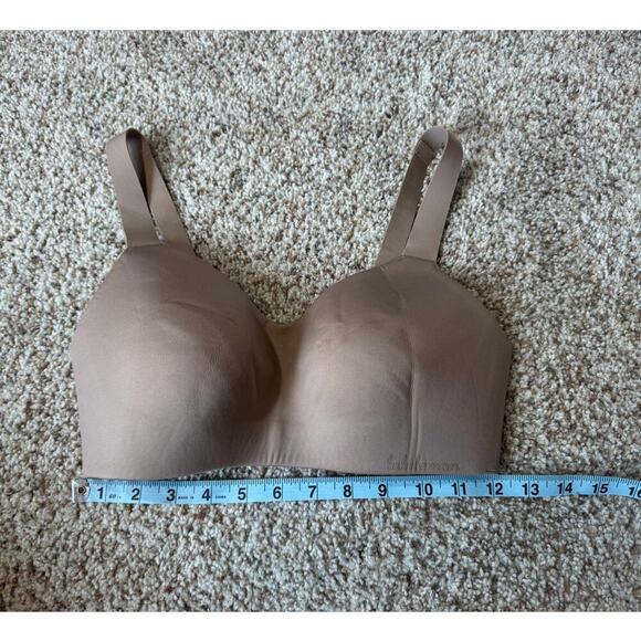 Lululemon Hold True Bra size 32 DD, Beige/Tan - Picture 4 of 7